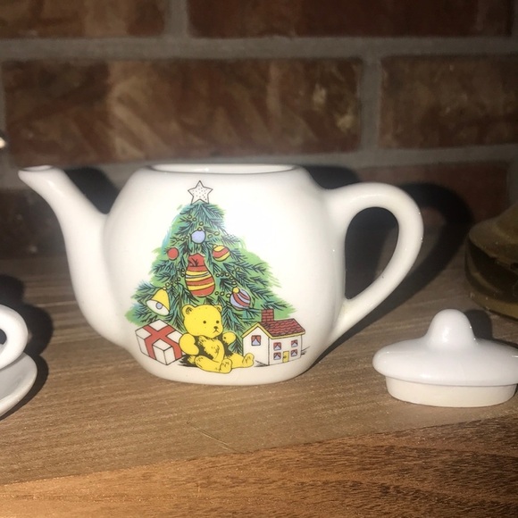 Rare Vintage 1970’s Christmas Miniature Tea Set - Picture 12 of 12